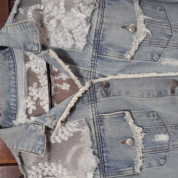 Women's Distressed Denim Jacket With Lace Detailing. - Picture 4 of 9